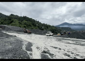 Bhawanijhora stream swells, disrupts lives and traffic in Phuentshogling